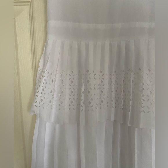 Banana Republic white tiered eyelet dress - Picture 3 of 6